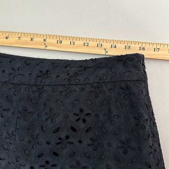 Talbots Skirt Black Eyelet Scalloped Hem Pleated Size 12P Cotton Knee Length - Picture 6 of 8
